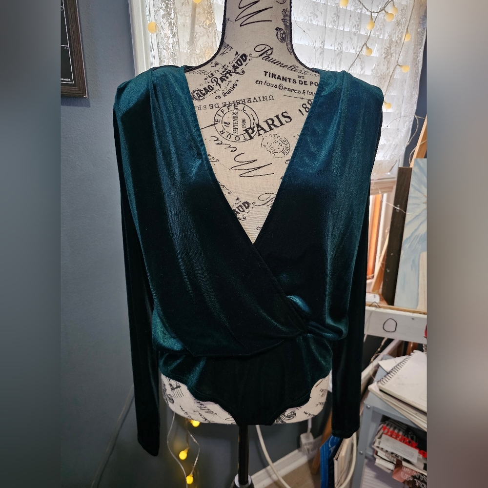 Emerald Green Velvet Bodysuit Top - Picture 4 of 9